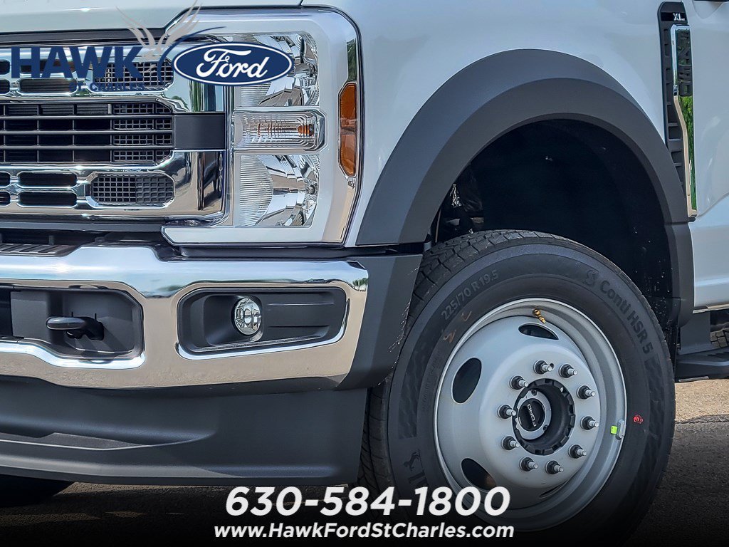 New 2026 Oxford White Ford F-450® XL image 3
