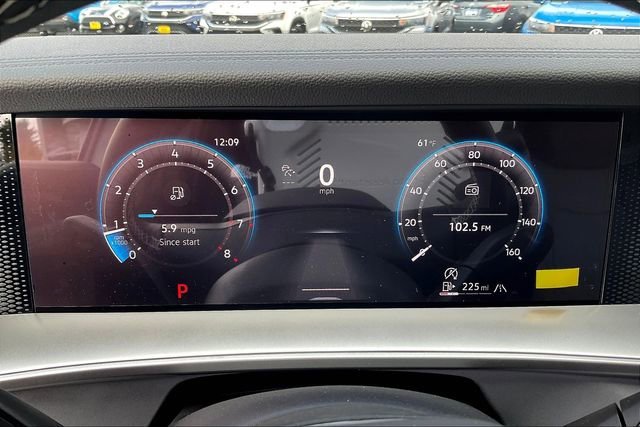2025 Volkswagen Tiguan SE - Photo 21