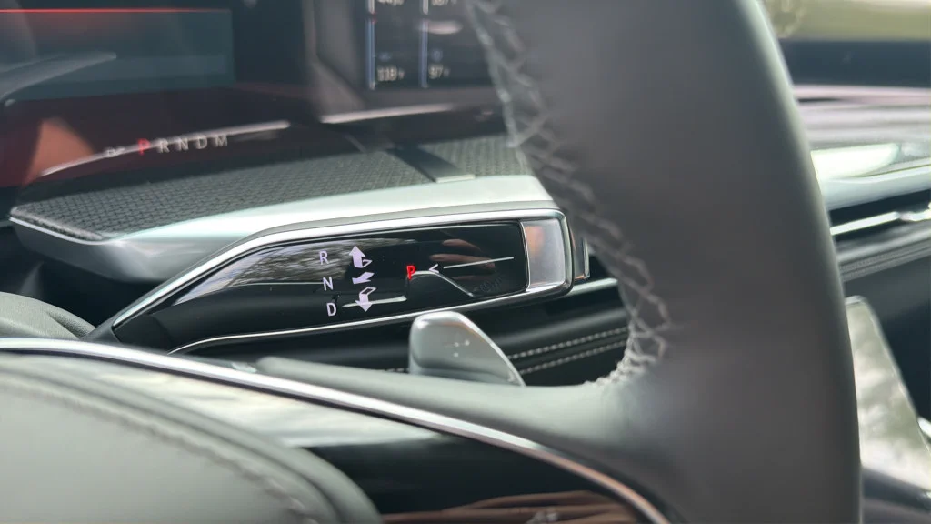 2026 Cadillac Escalade ESV V-Series - Photo 17