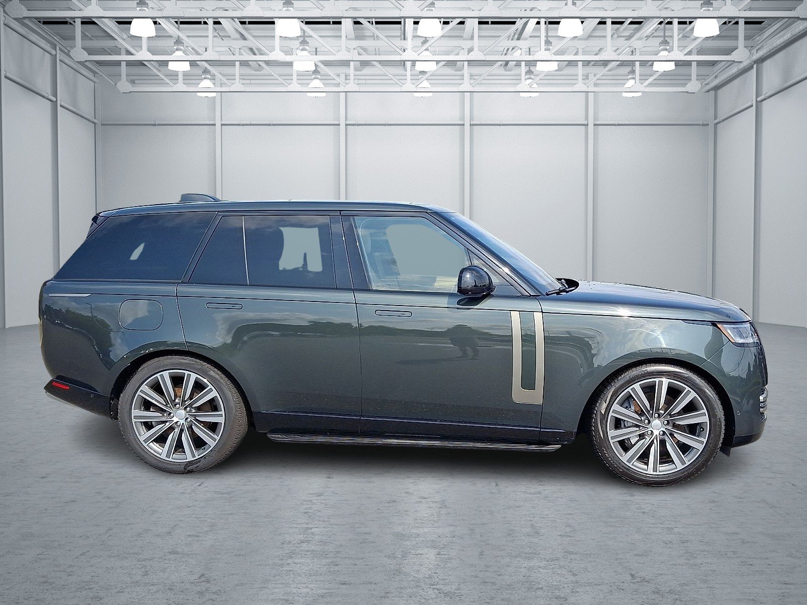 Used 2023 Belgravia Green Metallic Land Rover P400 SE image 7