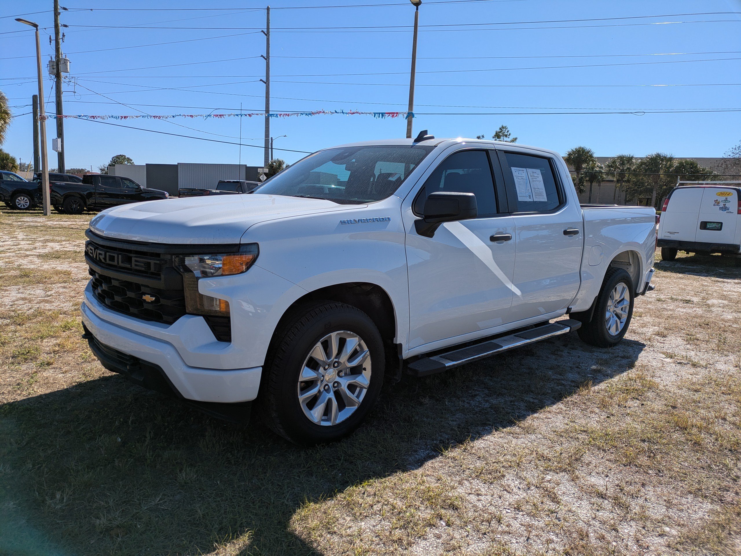 Used 2022 Summit White Chevrolet Custom image 8