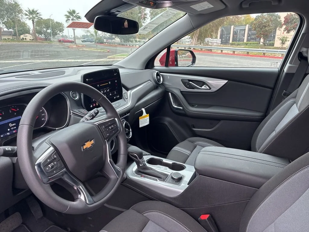 2025 Chevrolet Blazer 2LT - Photo 13
