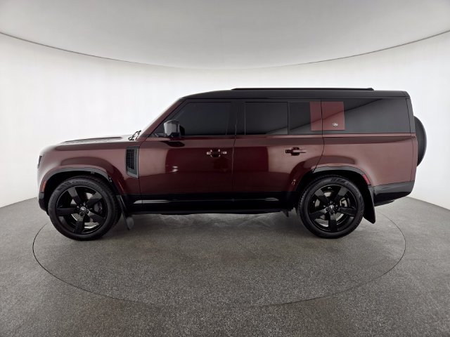 Used 2023 Sedona Red Land Rover X-Dynamic SE image 28