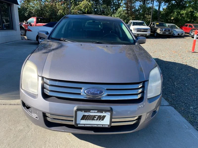 Used 2007 Gray Ford SE Sedan 4D image 22