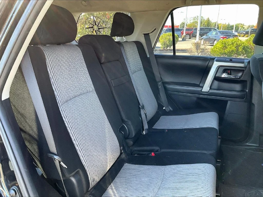 Used 2019 Midnight Black Metallic Toyota SR5 image 6