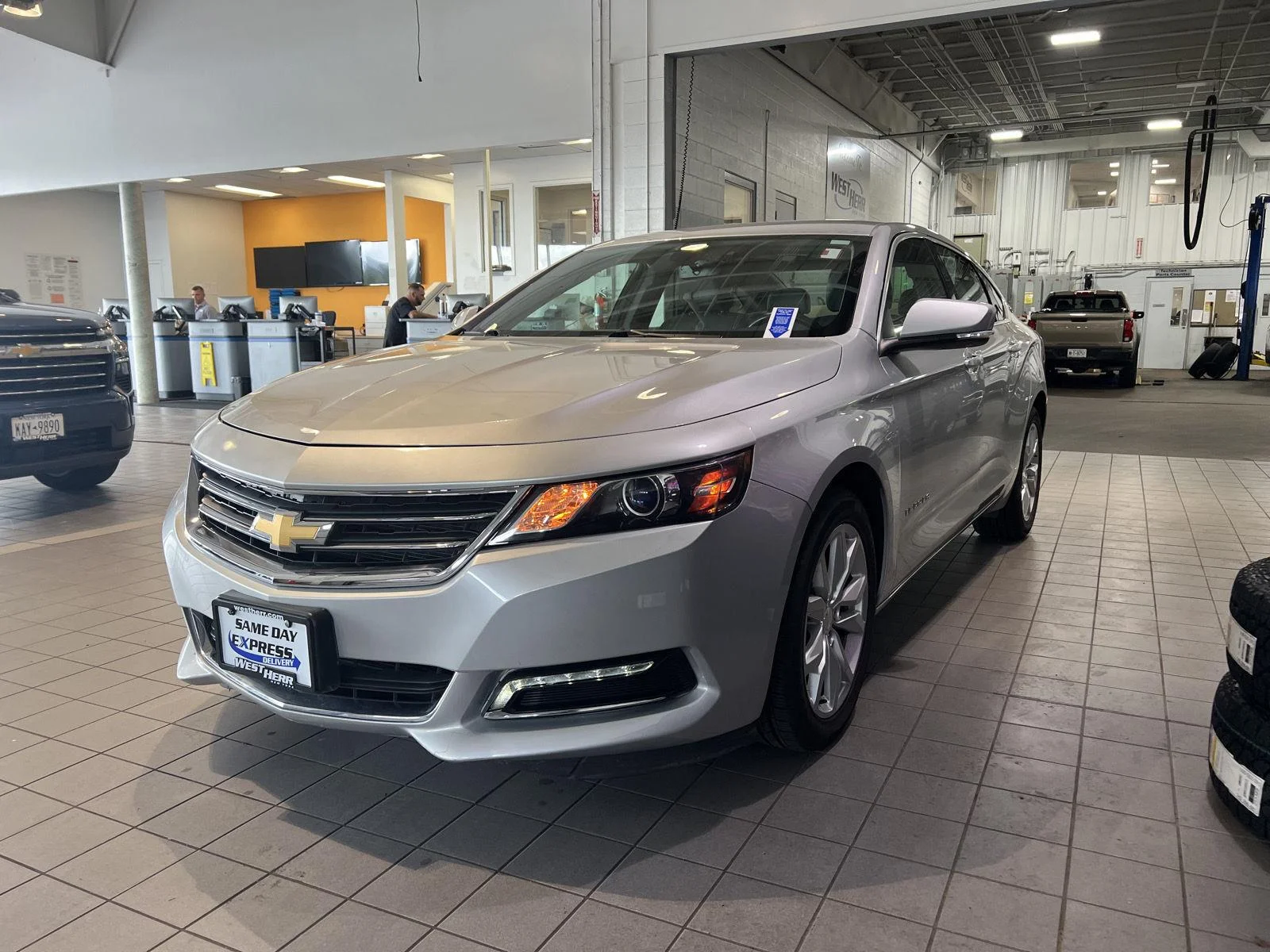 Used 2018 SILVER ICE METALLIC Chevrolet LT image 4