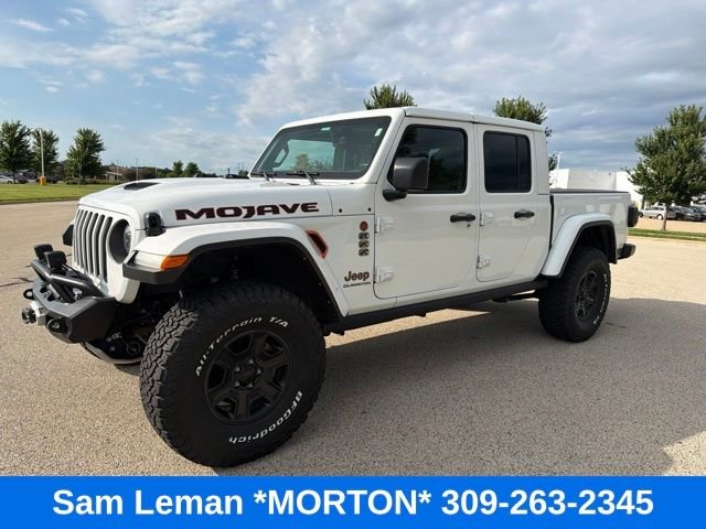 Used 2021 White Jeep Mojave image 1