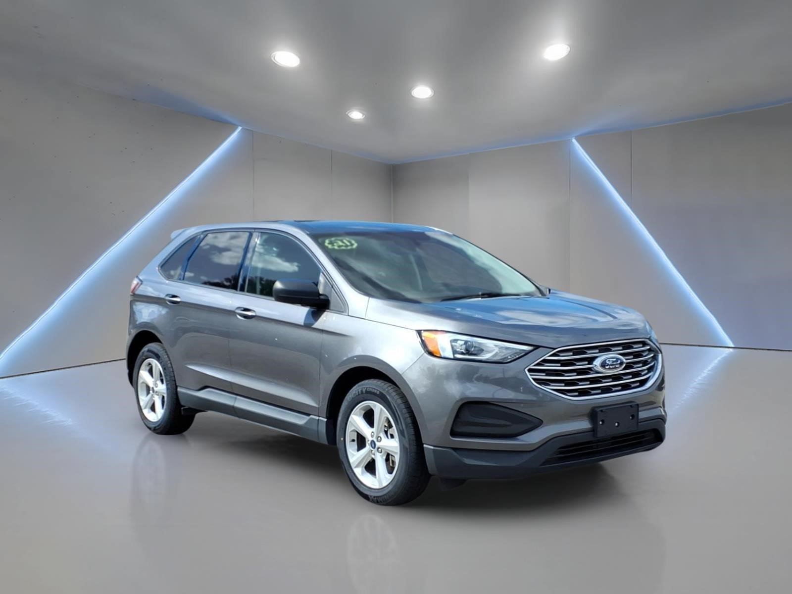 2021 Ford Edge SE - Photo 1