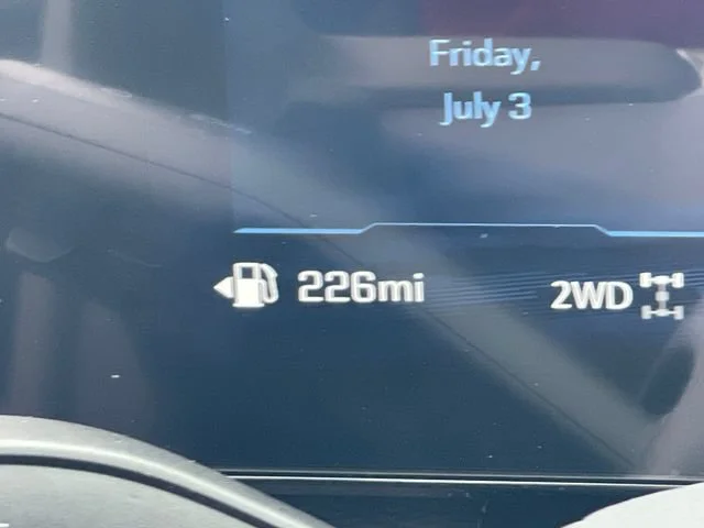 New 2027 Mosaic Black Metallic Chevrolet LT image 18