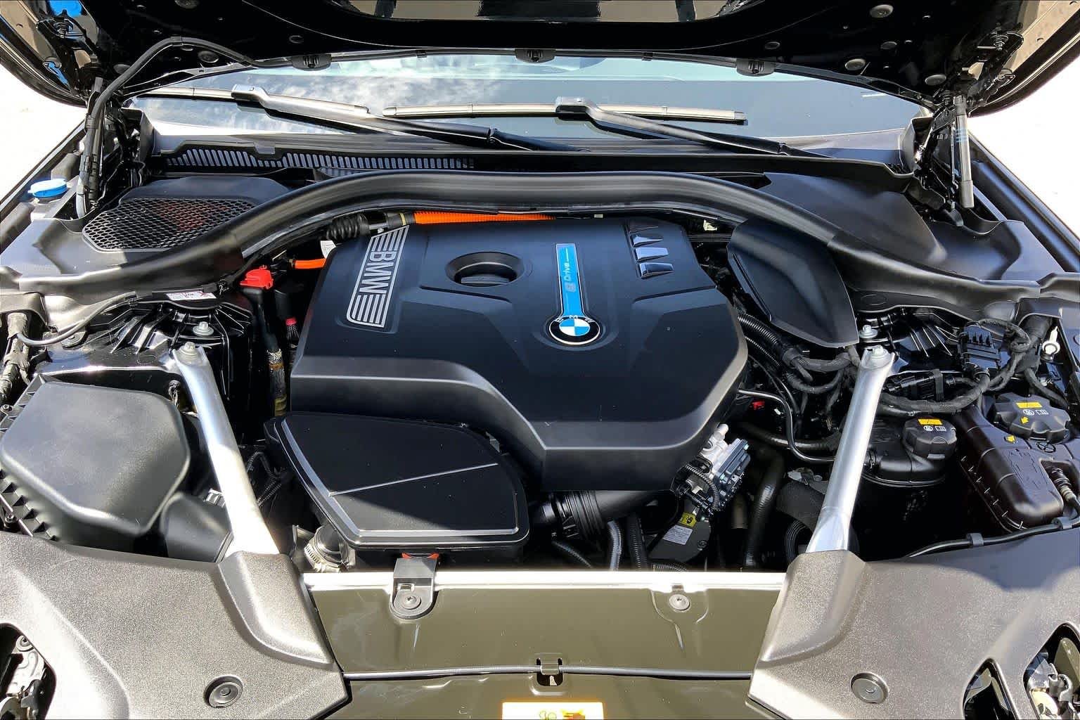 Used 2018 Black Sapphire Metallic BMW 530e xDrive iPerformance image 30