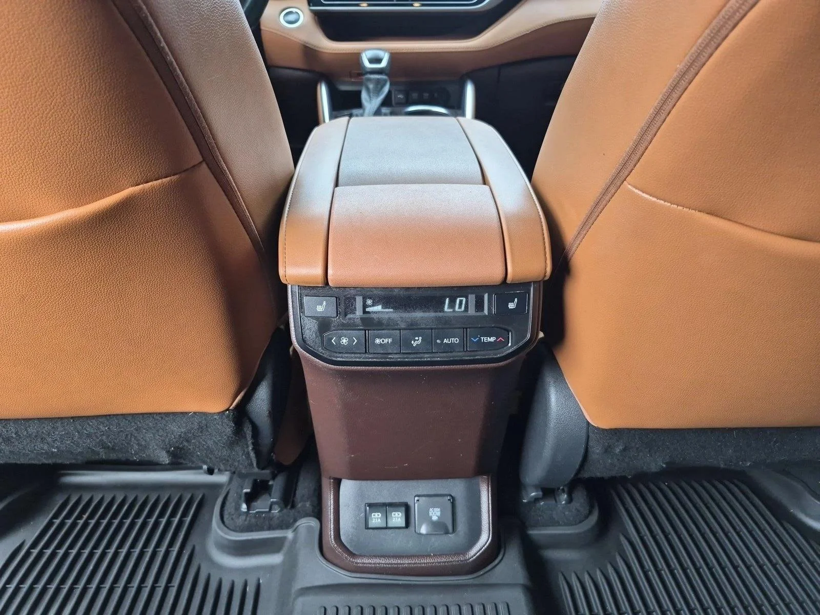 Used 2021 Magnetic Gray Metallic Toyota Platinum image 18