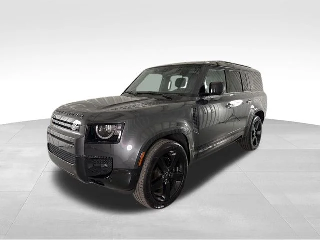 2024 Land Rover Defender 130 V8 P500's photo