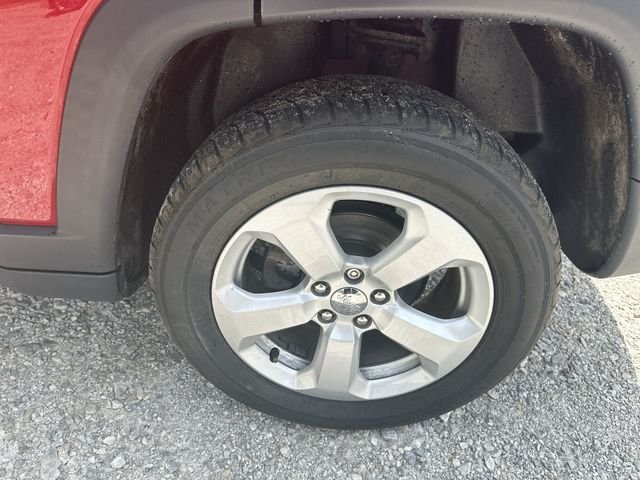 Used 2019 Red Jeep Latitude image 43