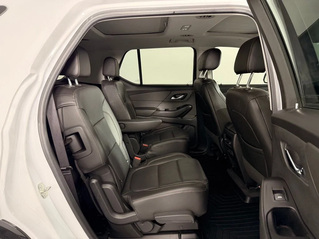 Used 2020 White Chevrolet Premier image 23
