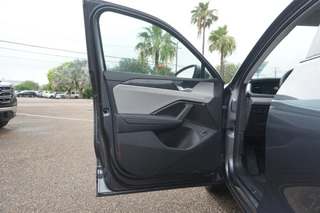 New 2026 Platinum Gray Metallic Volkswagen SE image 15