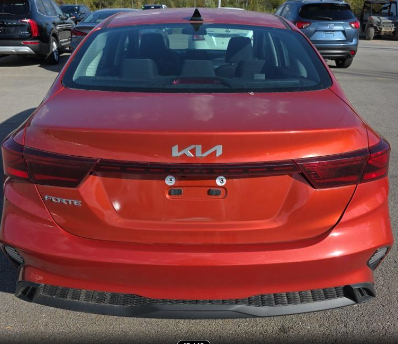 Used 2023 Red Kia LXS image 7