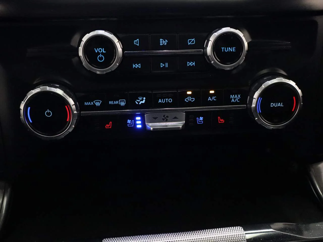 Certified Used 2023 Oxford White Ford Tremor Crew Cab image 11