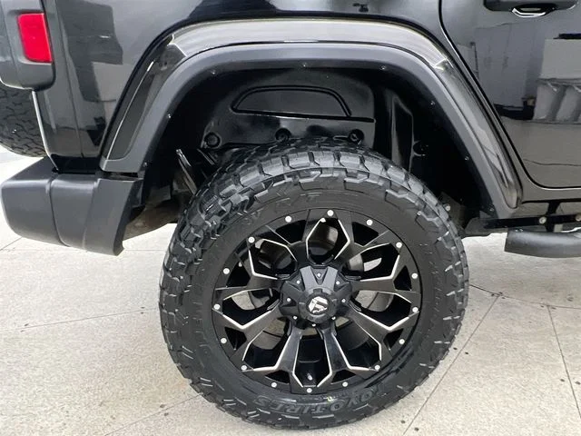 Used 2018 Black Jeep Unlimited Sahara image 38