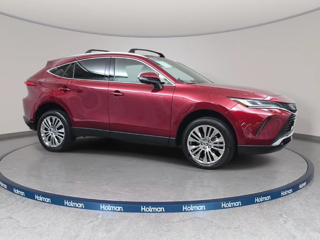 Used 2022 Red Toyota XLE image 4