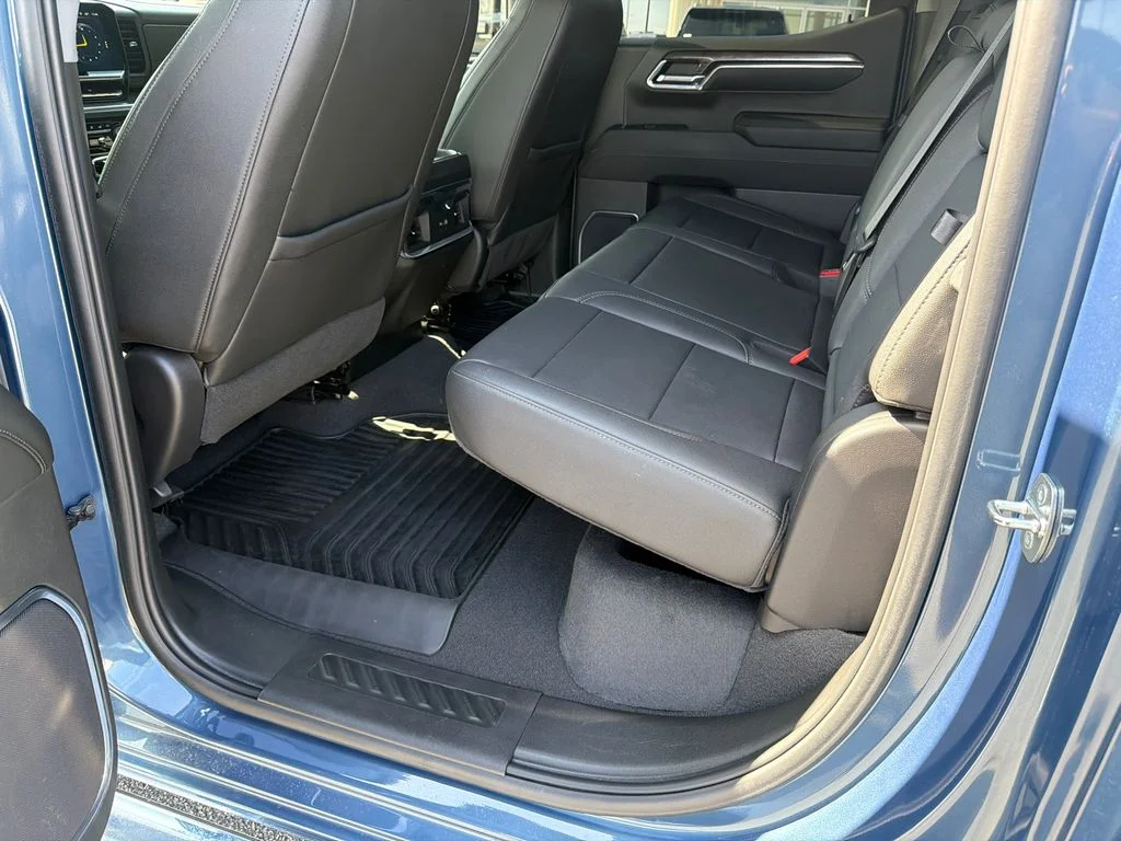 Used 2024 Blue Chevrolet LTZ image 20