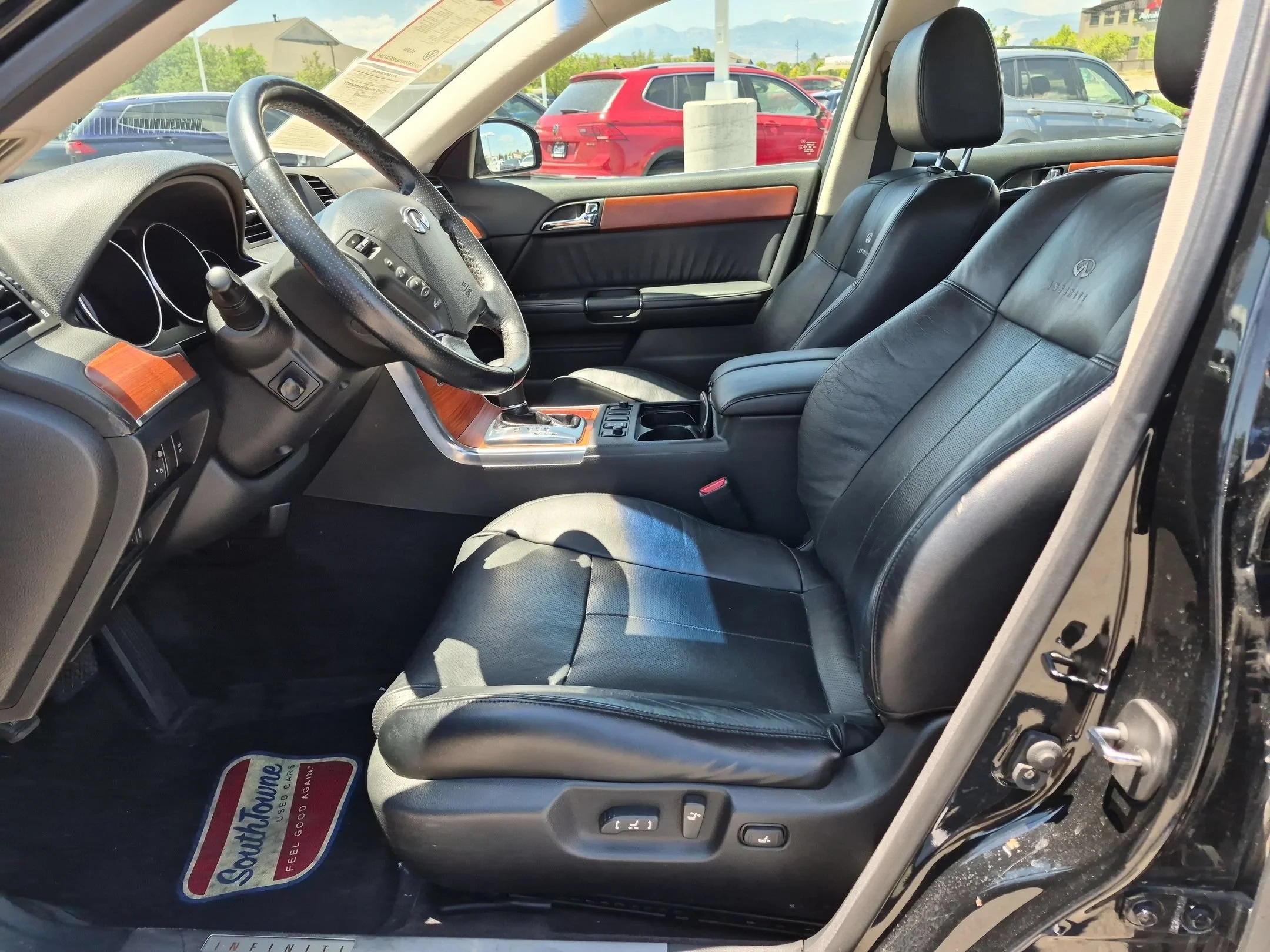 Used 2007 Black Obsidian INFINITI x image 15