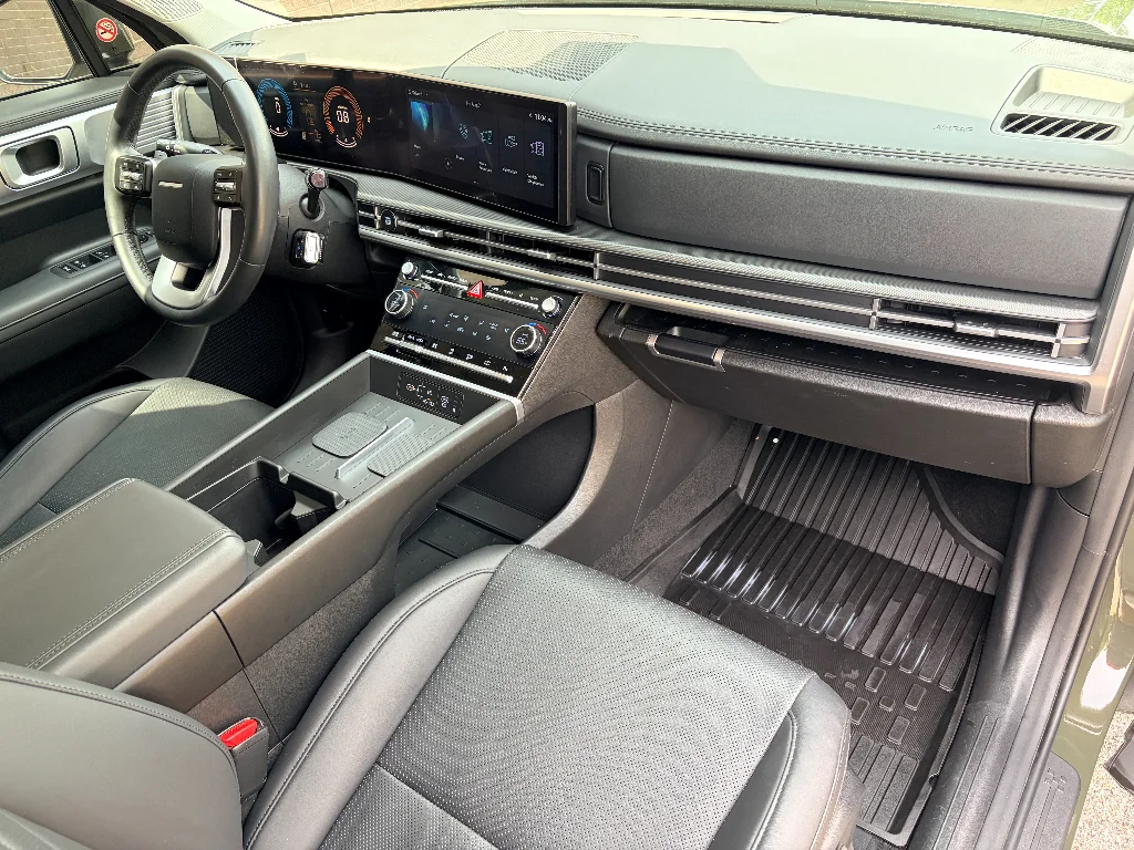 Used 2025 Rockwood Green Hyundai SEL image 25