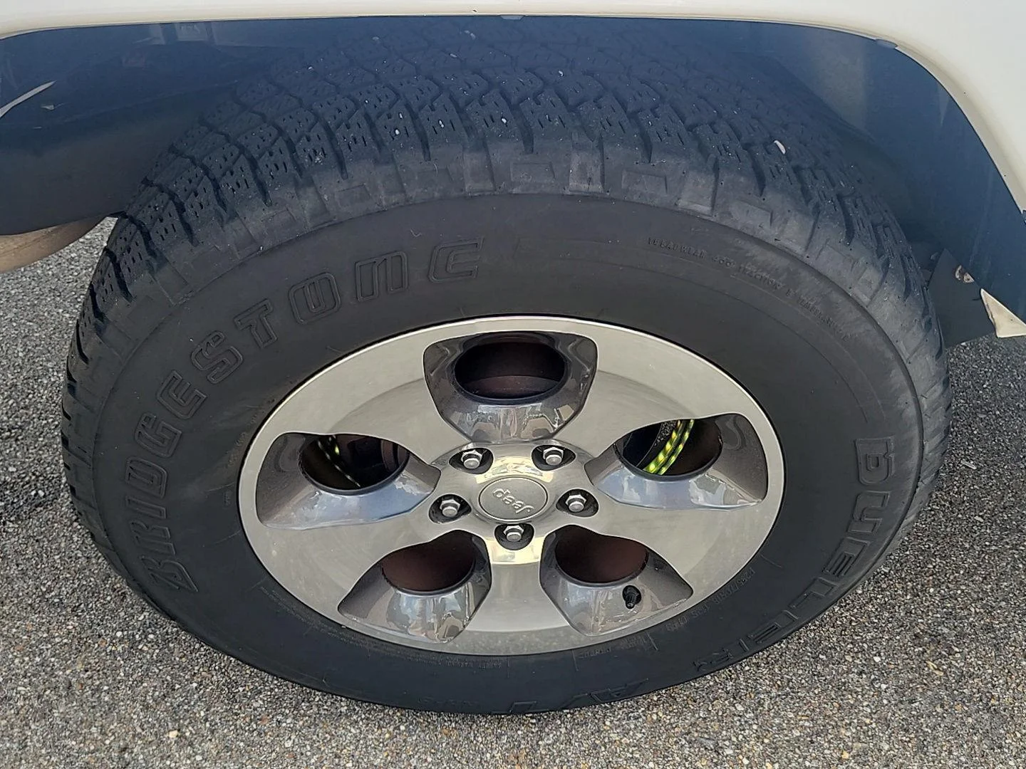 Used 2018 Bright White Clearcoat Jeep Sahara image 21