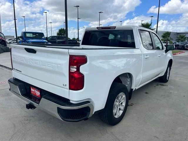 Used 2025 White Chevrolet LT image 6