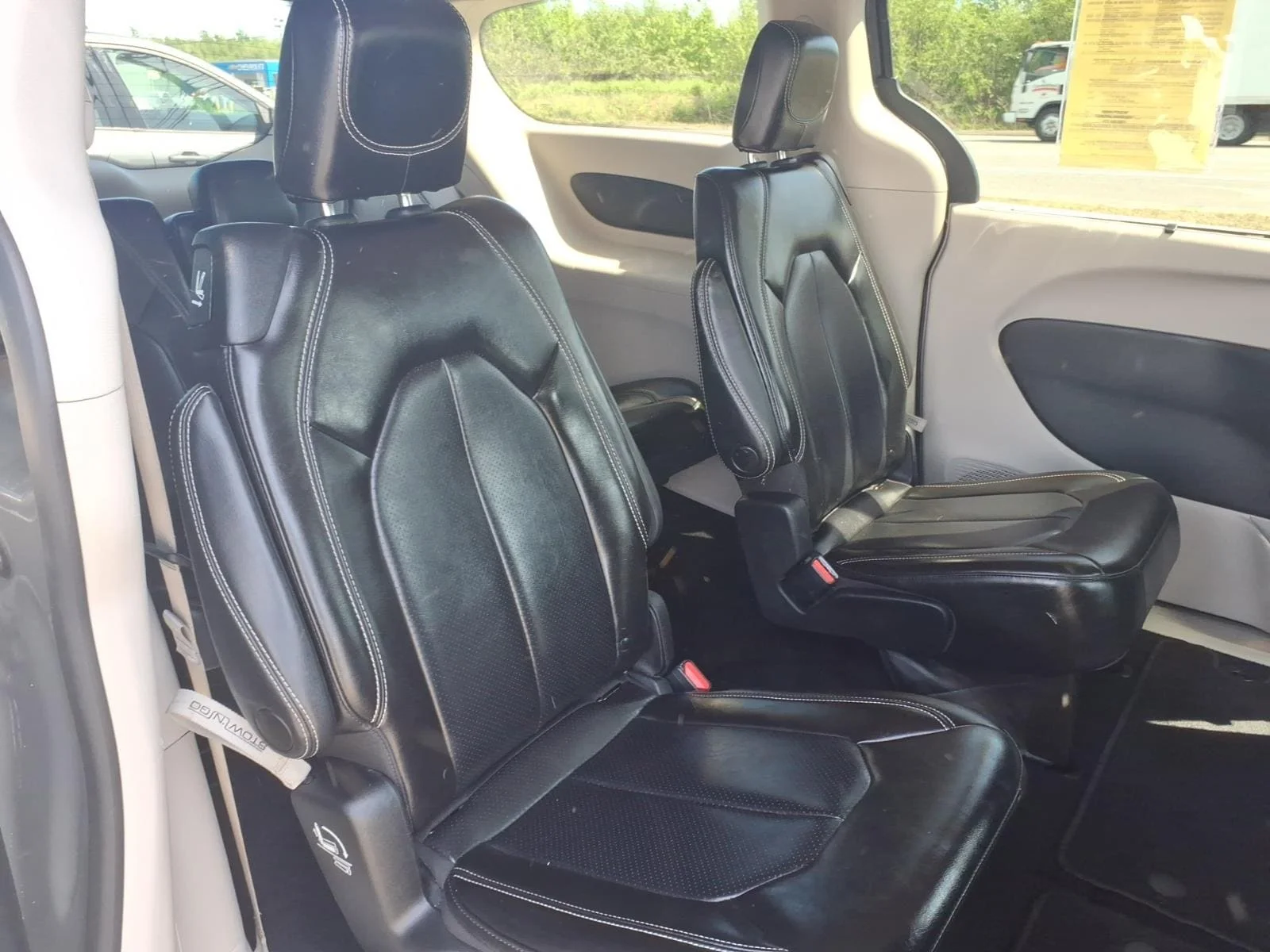 Used 2023 Gray Clearcoat Chrysler Touring L image 18