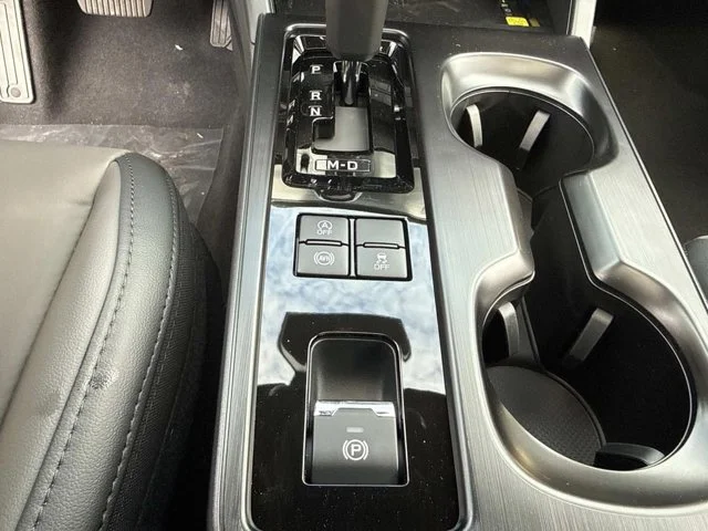 New 2026 CRYSTAL WHITE PEARL Subaru Premium image 76