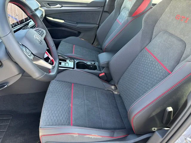 New 2026 Moonstone Gray Volkswagen 2.0T SE image 38