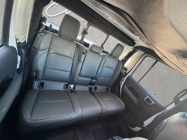 Used 2024 White Jeep Mojave image 22