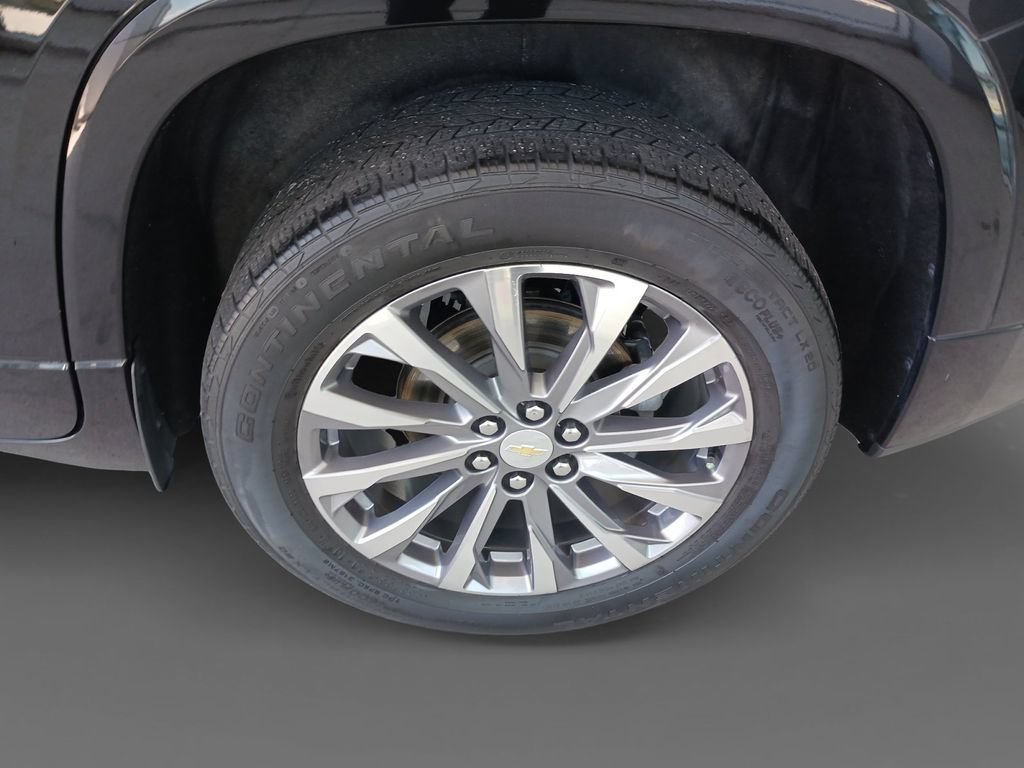 Used 2022 Mosaic Black Metallic Chevrolet Premier image 8