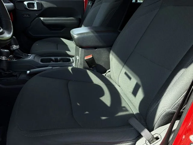 Used 2022 Red Jeep Sport image 13