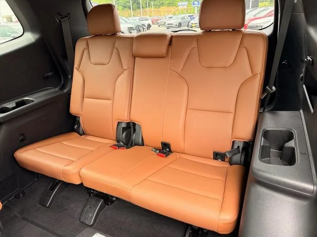 Used 2024 Black Kia EX X-Line image 11