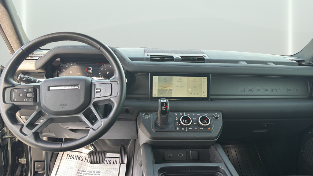 Used 2024 Black Land Rover X-Dynamic SE image 19