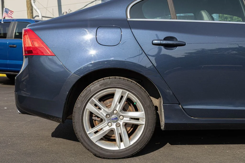 Used 2015 Blue Volvo T5 Premier image 16