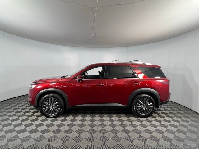 2022 Nissan Pathfinder SL photo 2