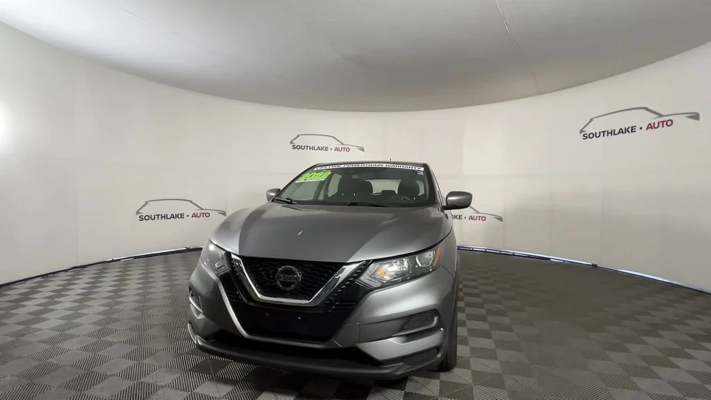 Used 2022 Gray Nissan S image 6