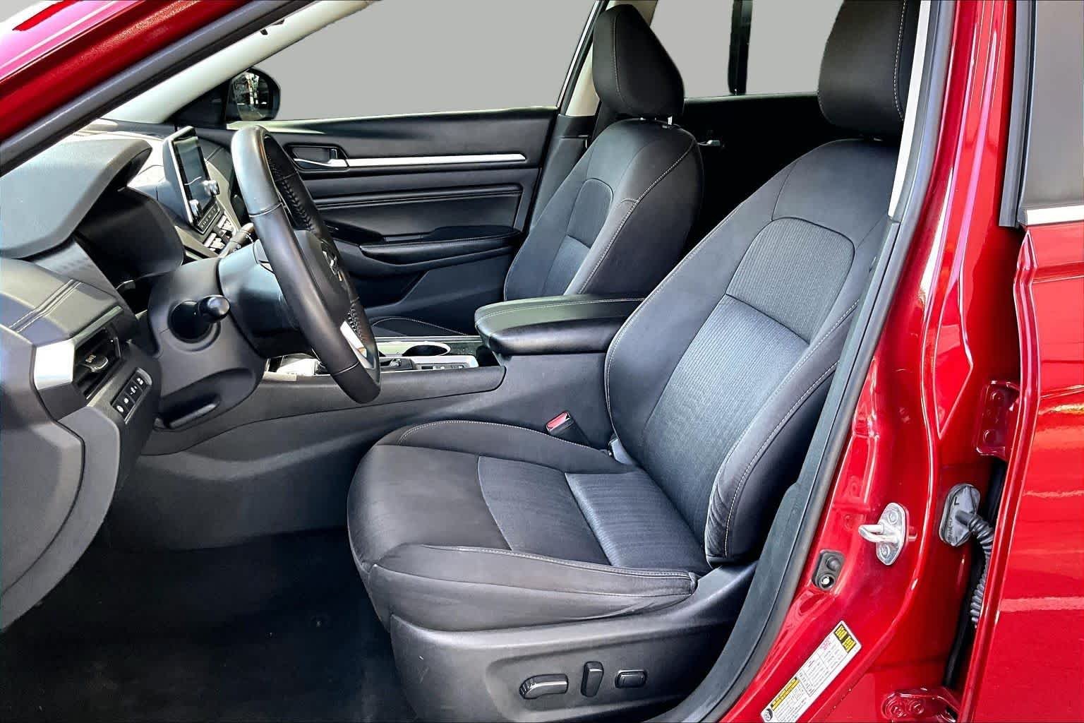 Used 2022 Scarlet Ember Tintcoat Nissan 2.5 SV image 15
