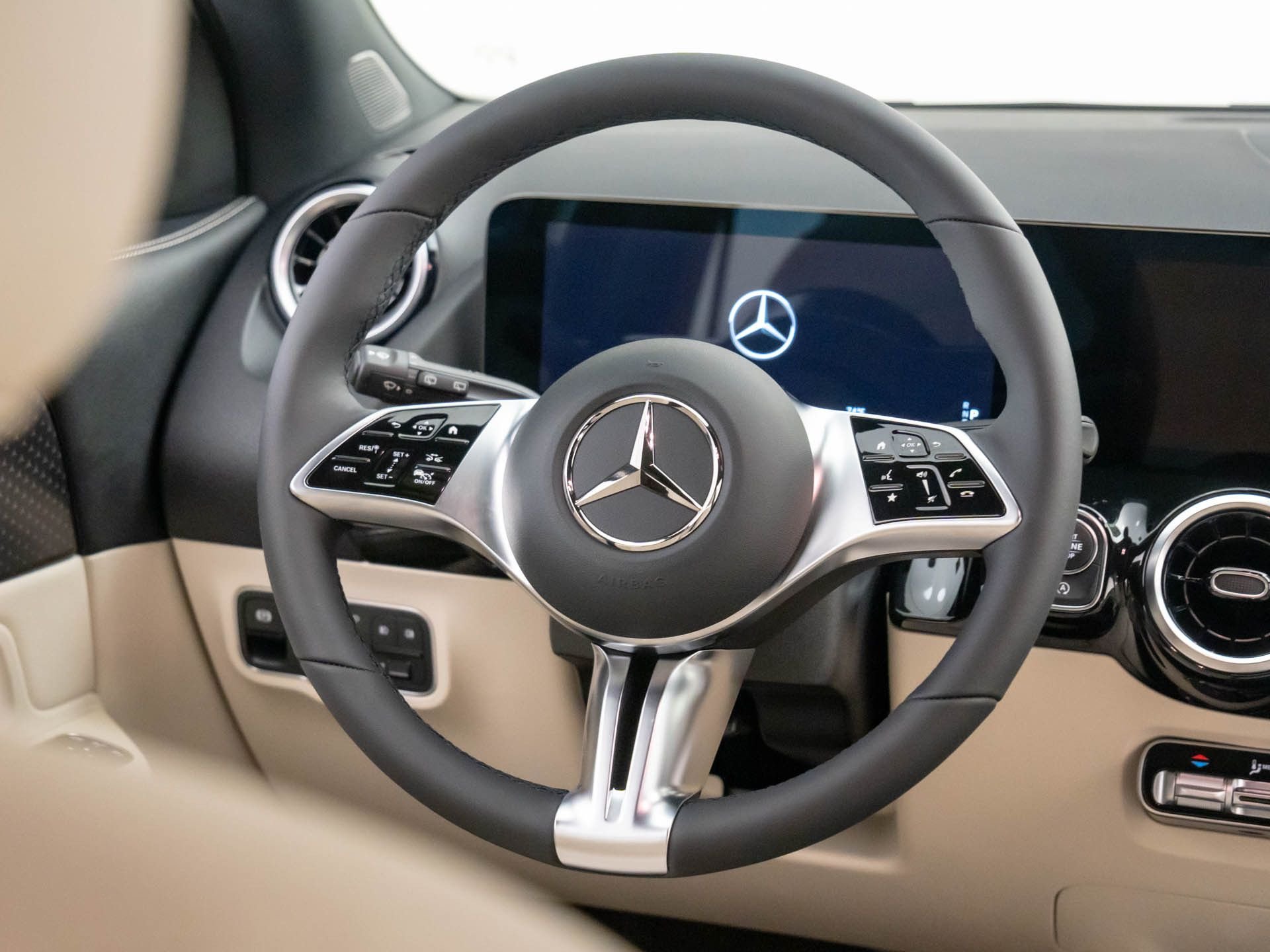 Certified Used 2026 White Mercedes-Benz GLA 250 image 10