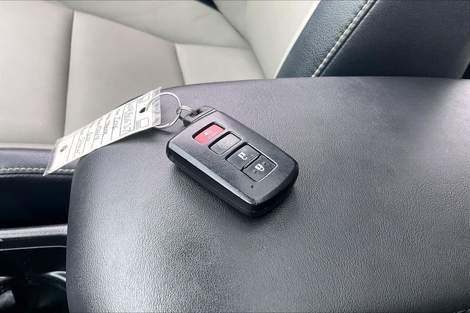 Used 2016 Silver Sky Metallic Toyota Limited image 27