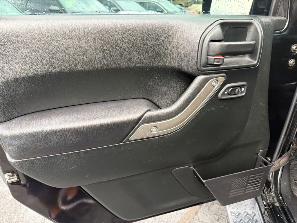 Used 2018 Black Jeep Unlimited Sport image 9