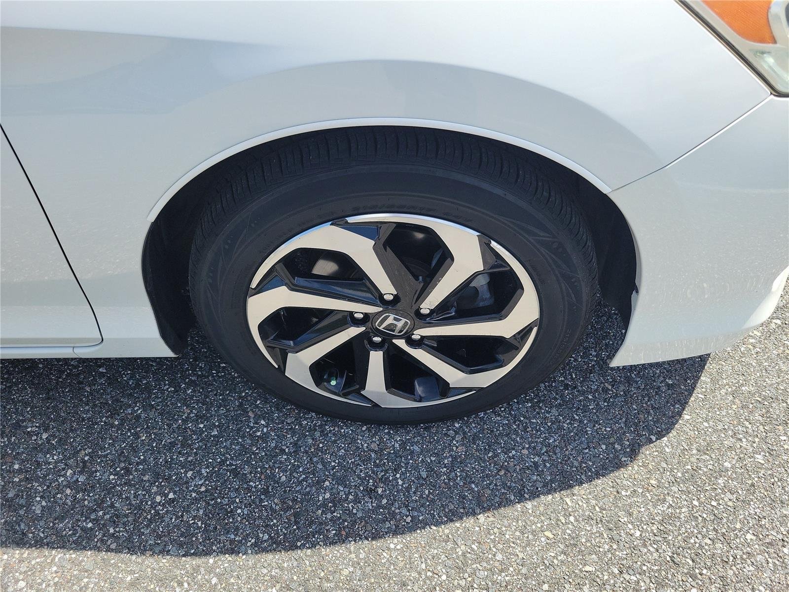 Used 2017 White Orchid Pearl Honda EX-L image 6