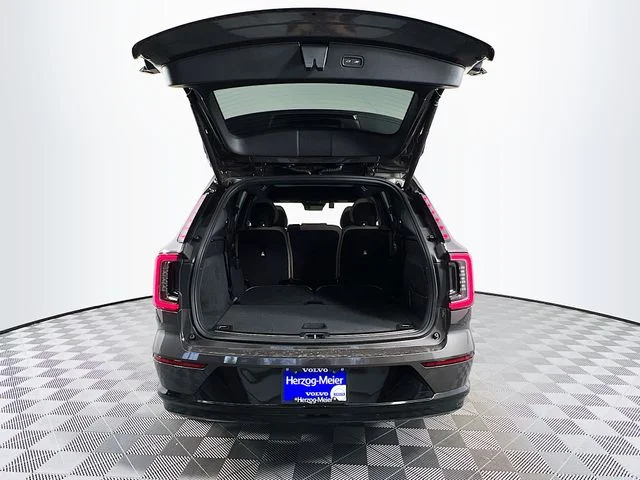 2025 Volvo EX90 Ultra - Photo 17