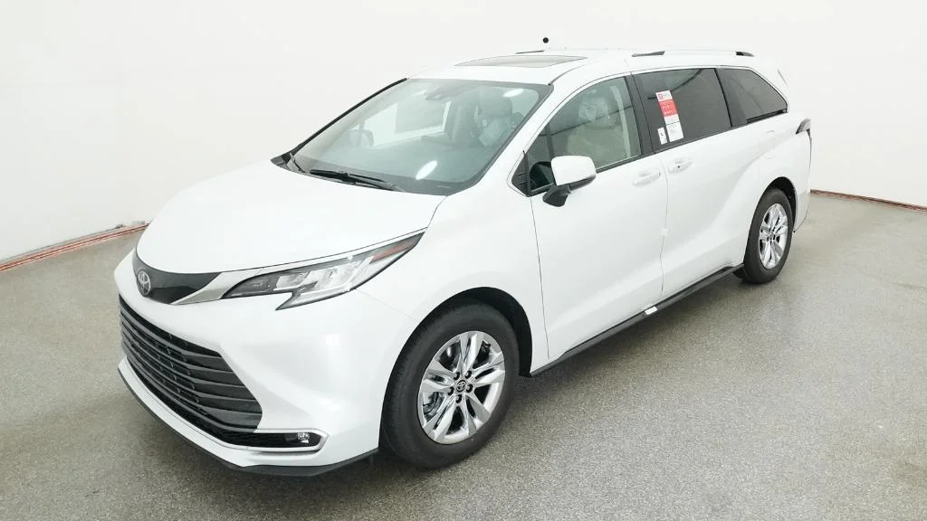 2026 Toyota Sienna Limited 7-Passenger Hybrid FWD's photo