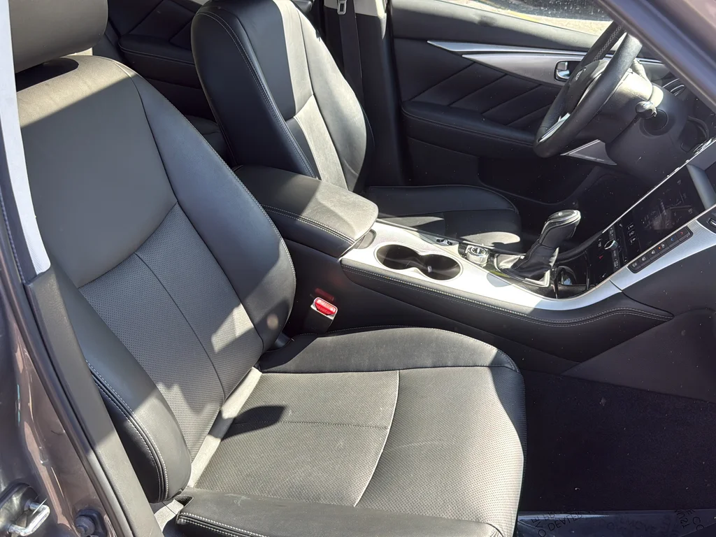 Used 2023 Gray INFINITI LUXE image 10