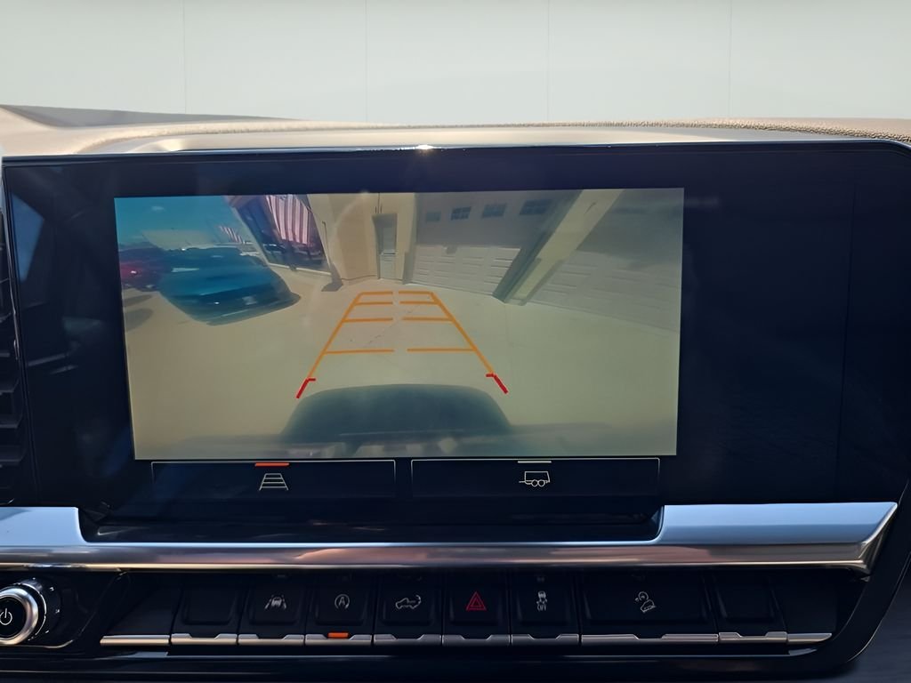 Used 2022  GMC SLT image 11
