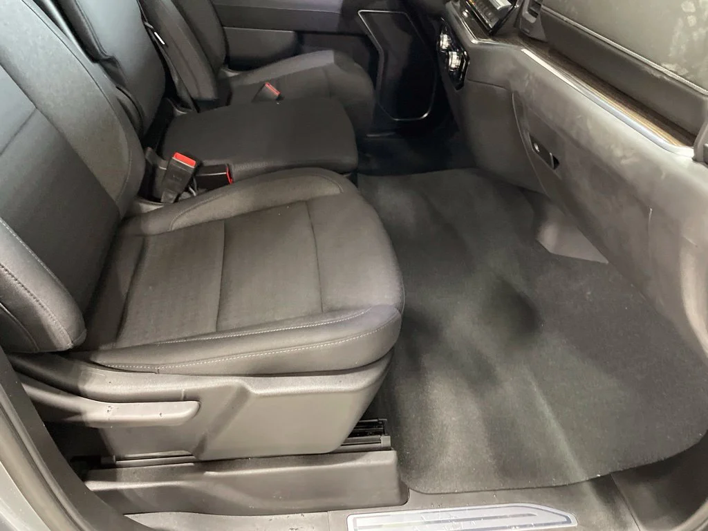 Used 2024 Silver GMC Elevation image 12