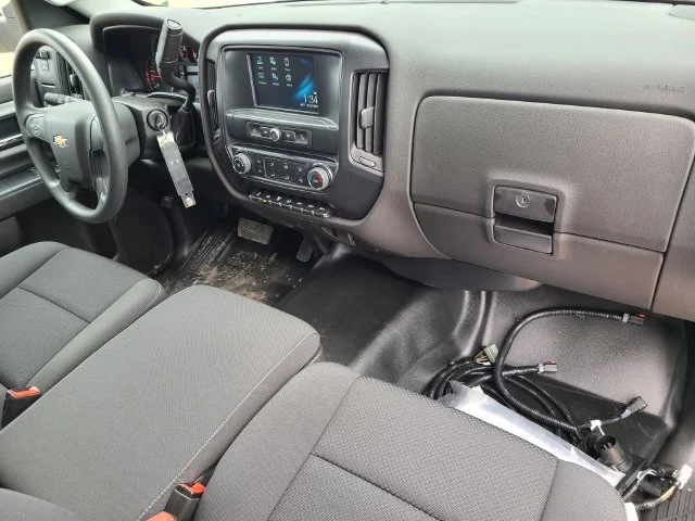 Used 2023 White Chevrolet 1WT image 28